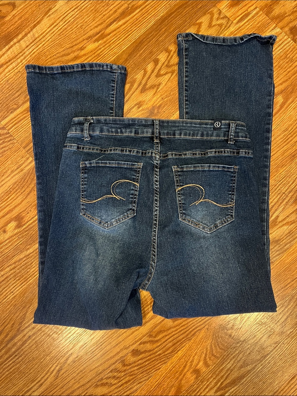 Women’s Boot Cut Stretch Jeans in Dark Blue